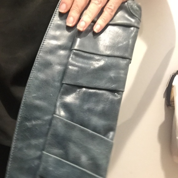 YL teal leather clutch, wristlet - Picture 6 of 6